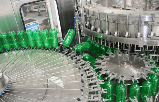 Certificado carbonatado enchimento automatizado do CE da máquina de enchimento da bebida dos refrescos da máquina de enchimento da soda