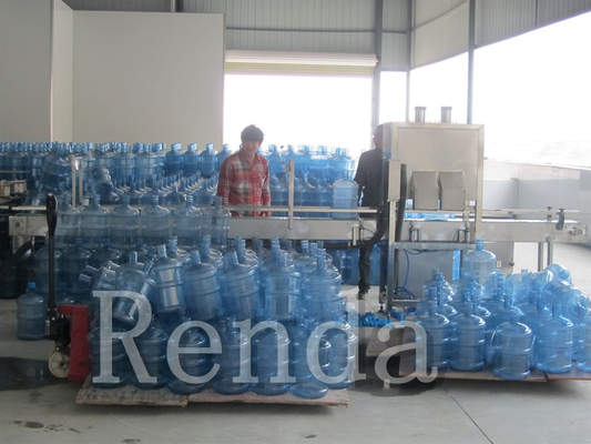 5 maquinaria de enchimento tampando de lavagem do frasco da máquina de enchimento 100 BPH do tambor do galão